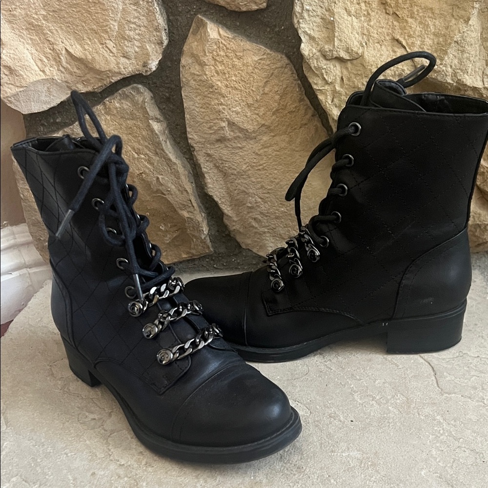 GUESS BOOTS